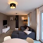 Modernes 118qm Haus Fuer Ferien Und Arbeit *