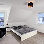Modernes 118qm Haus Fuer Ferien Und Arbeit Vakantiehuis Remchingen